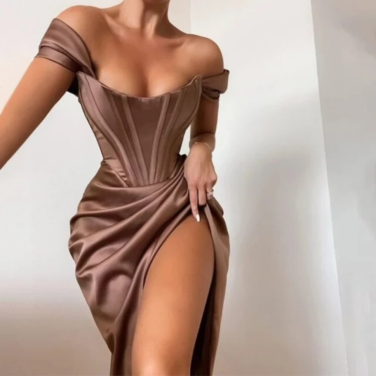 How To Dress To A Play