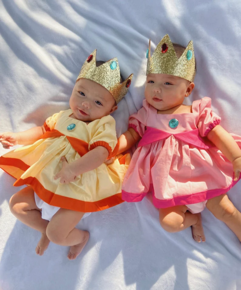 33 Perfect Sibling Halloween Costumes To Say Awe