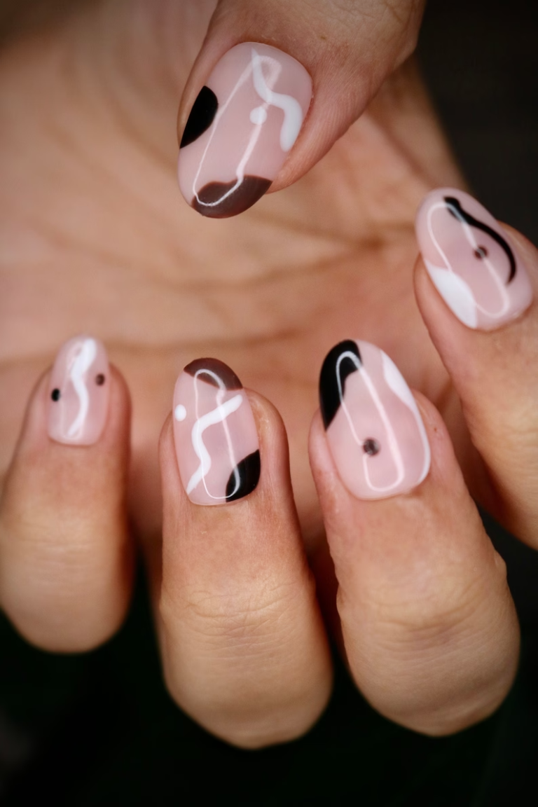 59 Best Short Nail Designs To Wear Everyday