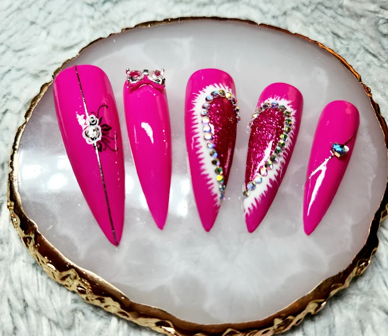 35 Beautiful Heart Nail Designs To Spread Your Love 10 image 33