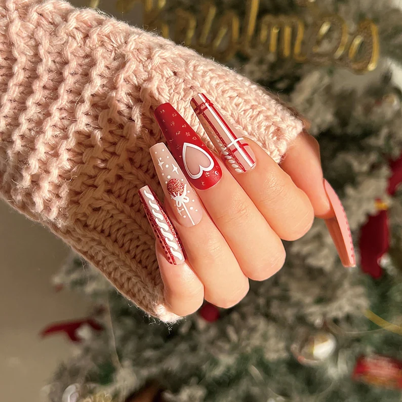 50 Festive and Fabulous Christmas Nail Art Ideas to Jingle Your Way Into the Holiday Season 7 image 572